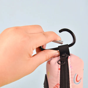 Clipping the Clip waste bag holder onto a leash